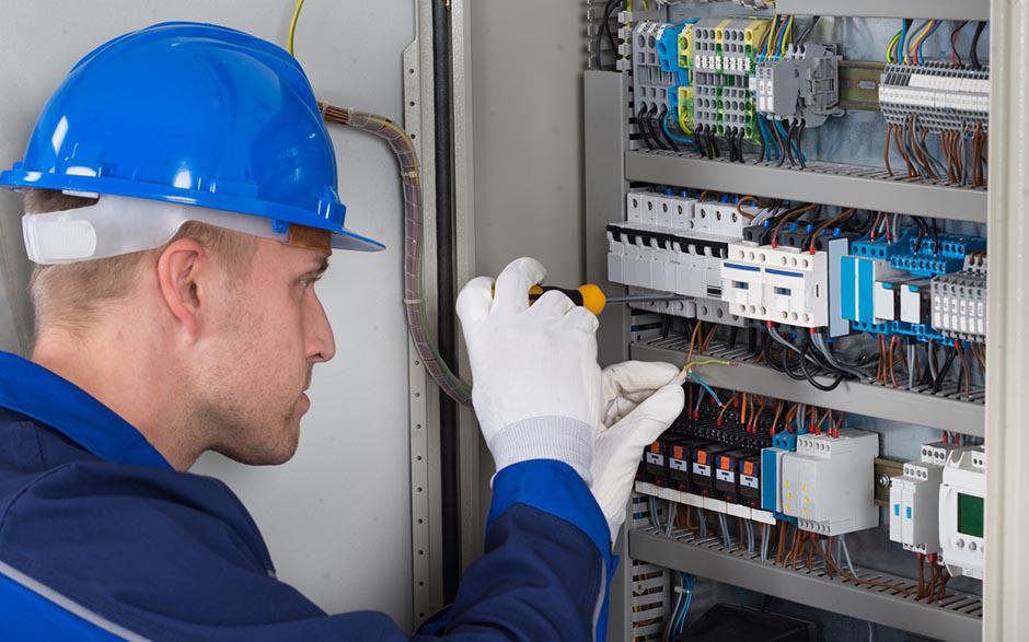 mise aux normes électriques Suresnes